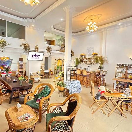 Dutch Hosted B&B, Abc 金边 外观 照片