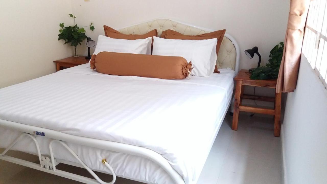 Dutch Hosted B&B, Abc 金边 外观 照片